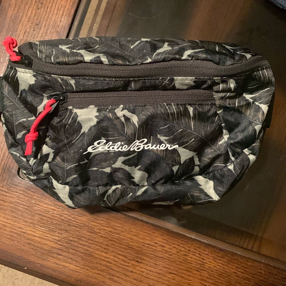 NWT Eddie Bauer Fannypack